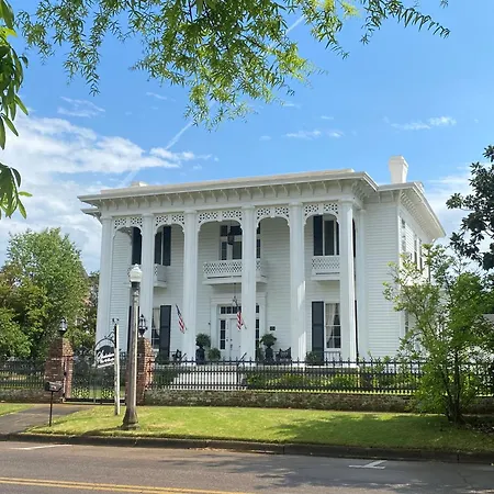 Shadowlawn Bed And Breakfast